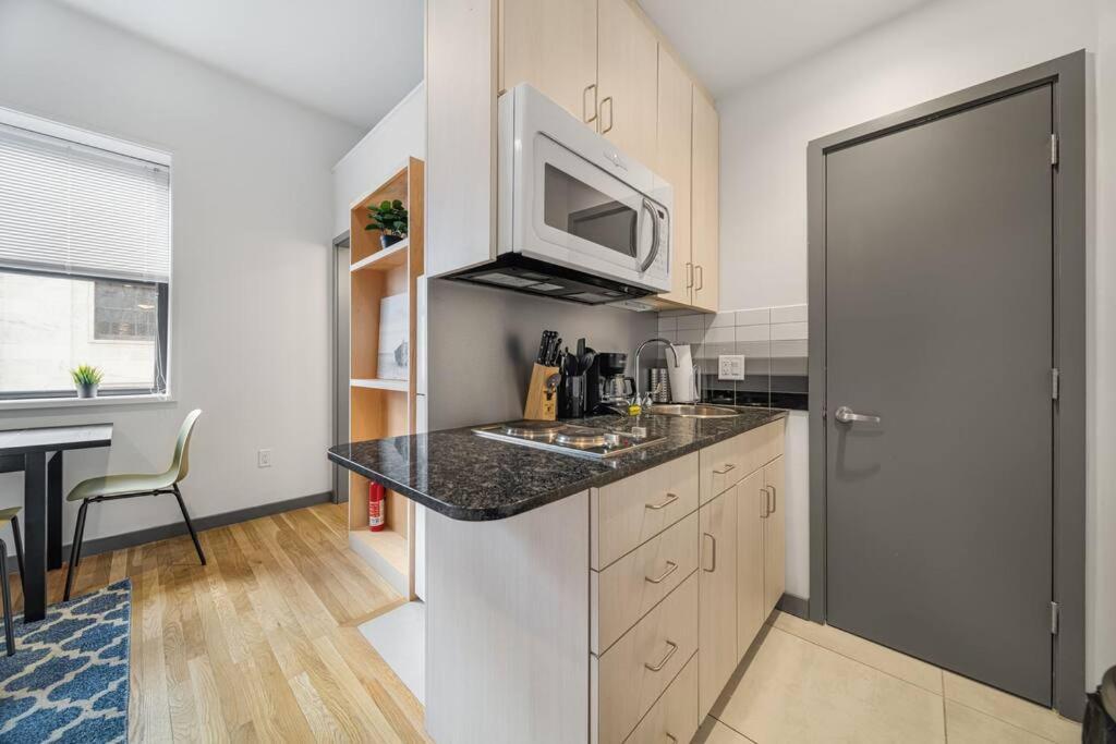 Simple Furnished Studio In The Heart Of Boston Kültér fotó
